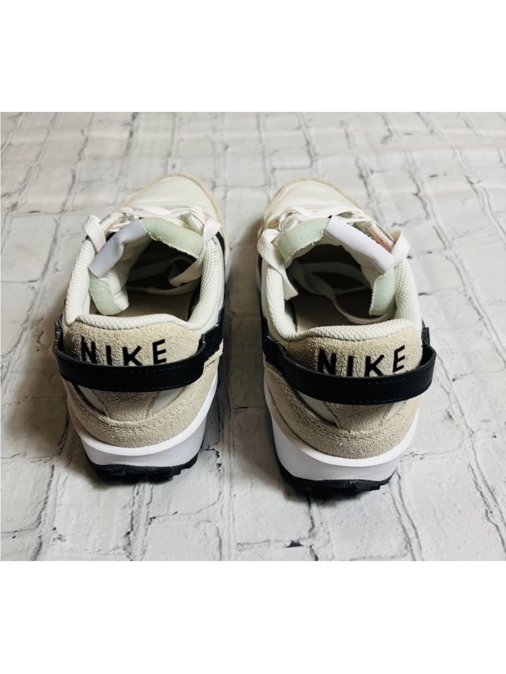 Nike Waffle Debut Women’s 8 Sneakers Sanddrift Black Retro Style Casual Shoes - Picture 4 of 12